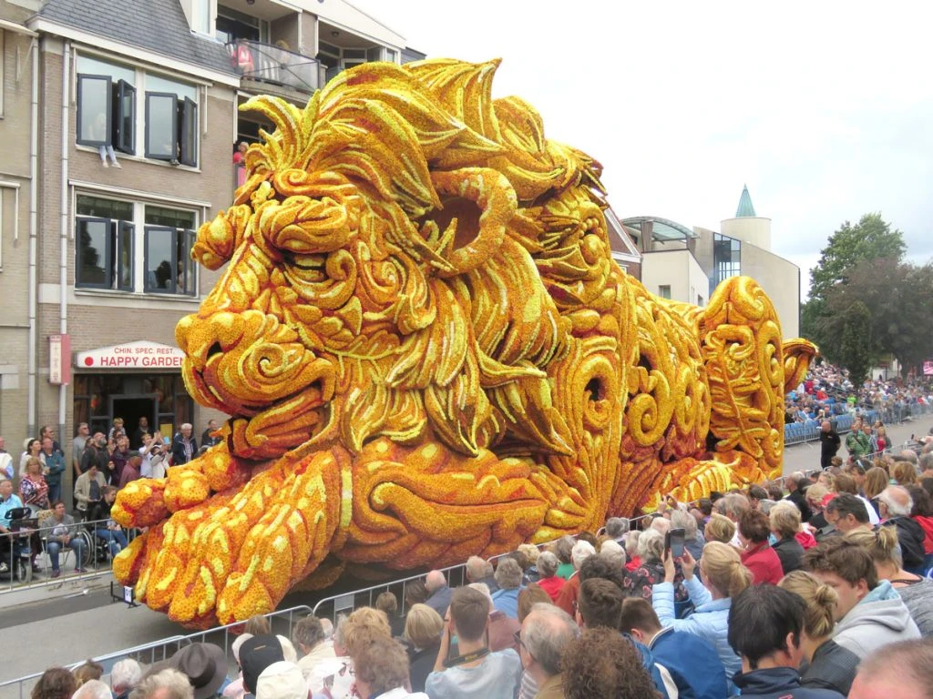 Carro de abertura da Parada de Flores em Zundert 2016