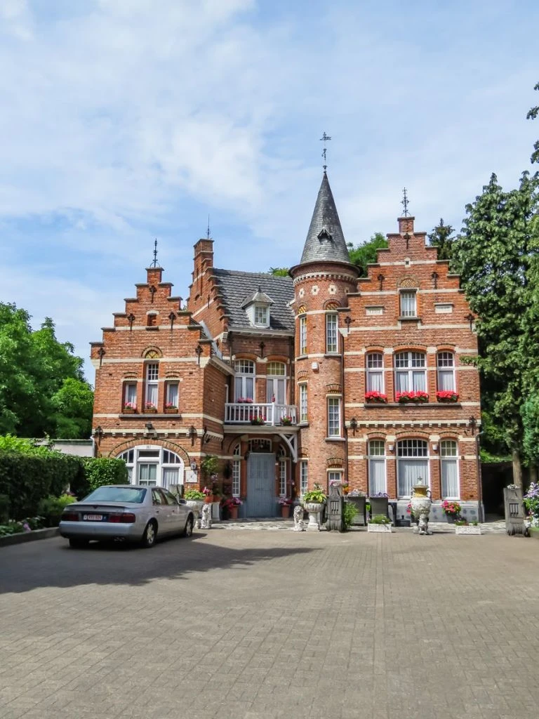 't Kasteeltje , um pequeno castelo em Baarle-Hertog, na Bélgica, próximo a Baarle-Nassau, na Holanda